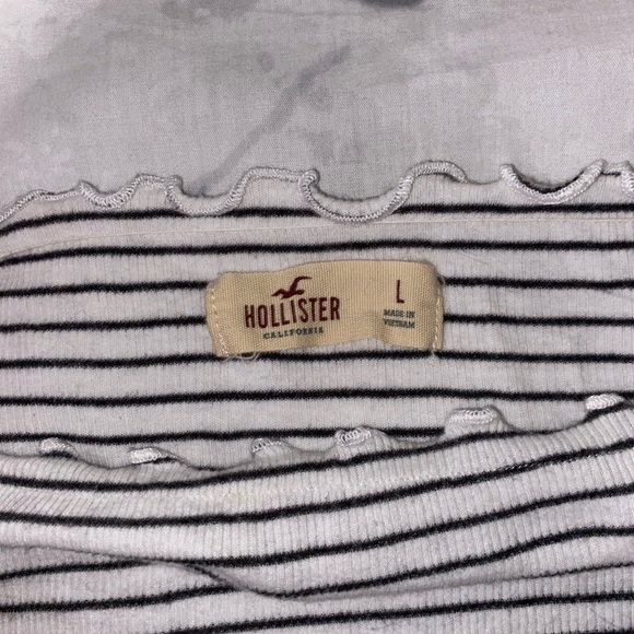HOLLISTER Off the Shoulder Ribbed Top - Picture 2 of 3